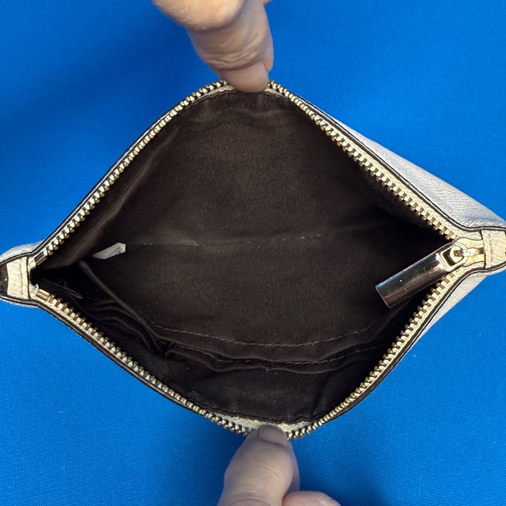 COACH LARGE PEBBLE LEATHER ZIP TOP CREDIT CARD POUCH / CLUTCH IN CHALK COLOR - Picture 13 of 15